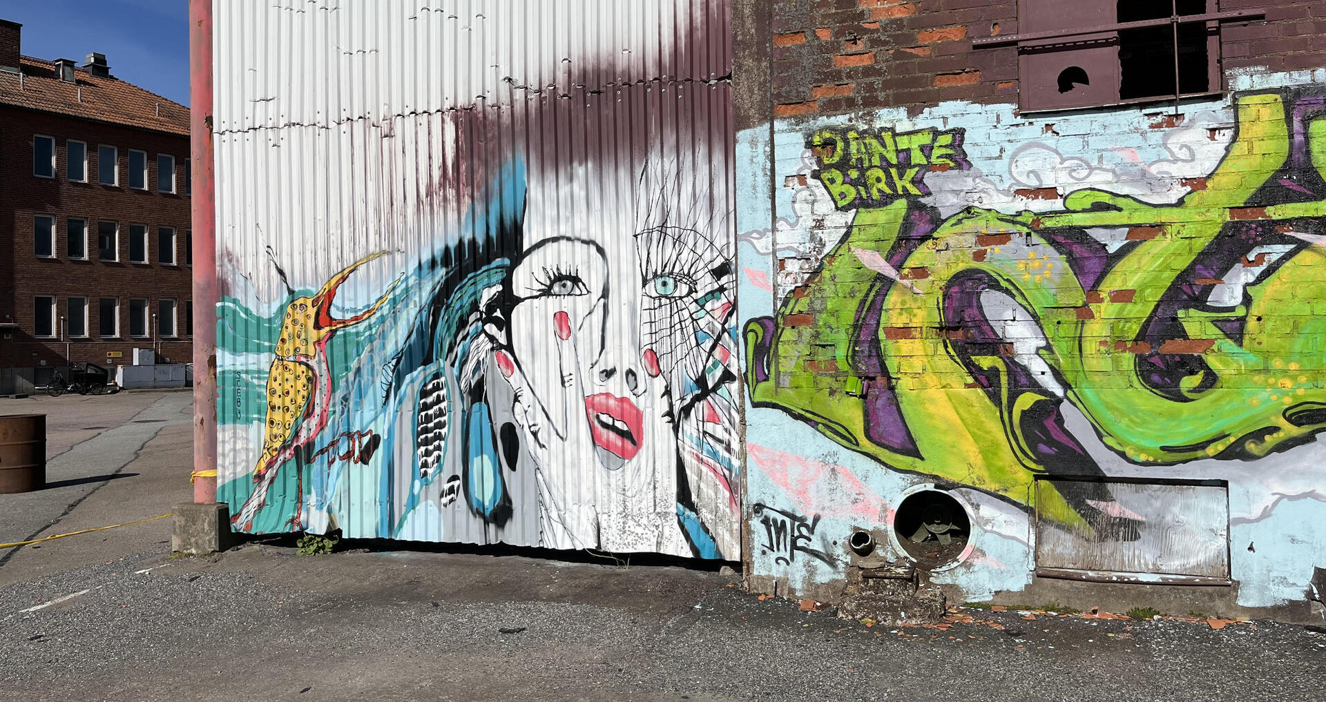 Grafitti konstverk på husvägg